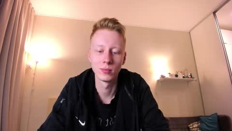 Snapshot of omg_pie chatting on 10/26/25, 10:15 Mars online show from 10/26/25, 10:15