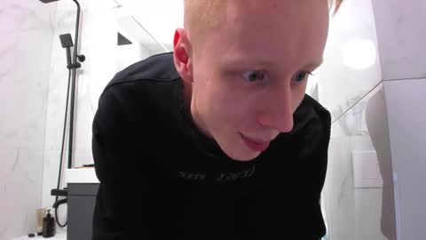 Snapshot of omg_pie chatting on 10/28/25, 01:09 Mars online show from 10/28/25, 01:09