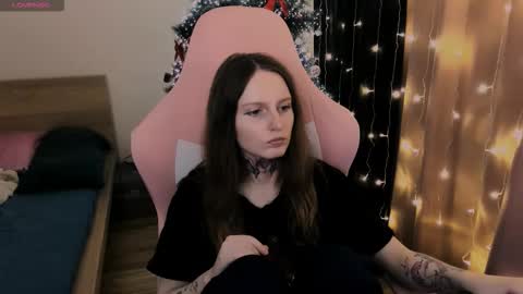 Snapshot of on_yxxx chatting on 11/21/25, 08:40 on_yxxx online show from 11/21/25, 08:40