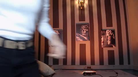 onaloon online show from 12/04/25, 02:54