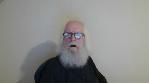 Snapshot of onanister chatting on 04/28/26, 08:25 Somewhere over the rainbow online show from 04/28/26, 08:25