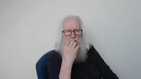 Snapshot of onanister chatting on 05/16/26, 06:54 Somewhere over the rainbow online show from 05/16/26, 06:54