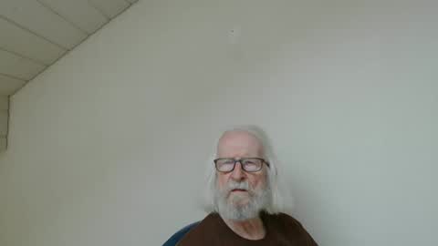 Snapshot of onanister chatting on 06/09/26, 06:58 Somewhere over the rainbow online show from 06/09/26, 06:58