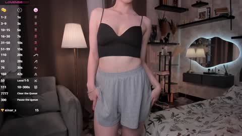 Snapshot of one_1ove chatting on 10/07/25, 07:27 Ana online show from 10/07/25, 07:27