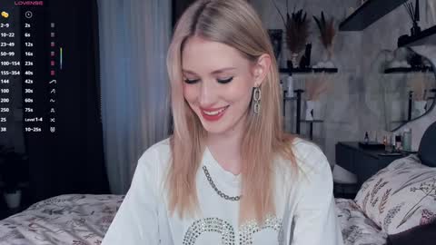 Snapshot of one_1ove chatting on 11/15/25, 10:56 Ana online show from 11/15/25, 10:56