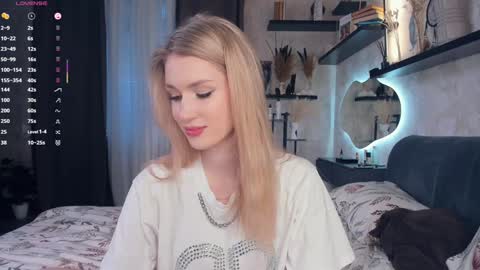 Snapshot of one_1ove chatting on 11/16/25, 07:03 Ana online show from 11/16/25, 07:03