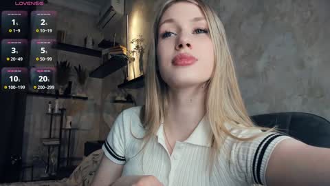 Snapshot of one_1ove chatting on 11/26/25, 07:20 Ana online show from 11/26/25, 07:20