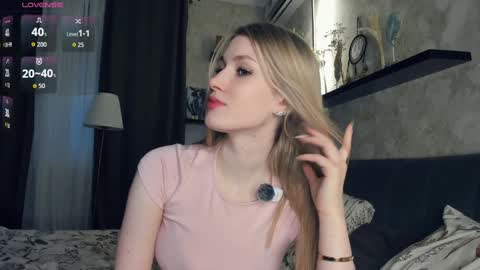 Snapshot of one_1ove chatting on 11/27/25, 07:21 Ana online show from 11/27/25, 07:21