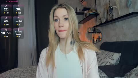 Snapshot of one_1ove chatting on 12/03/25, 07:38 Ana online show from 12/03/25, 07:38