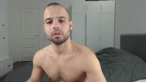 onebestlover online show from 02/17/25, 08:19