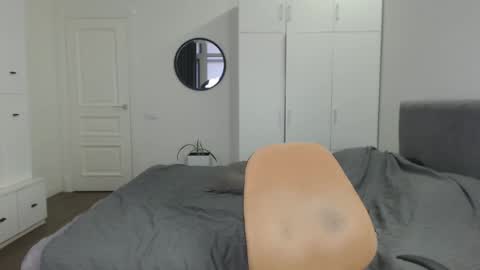 onebestlover online show from 02/18/25, 02:06