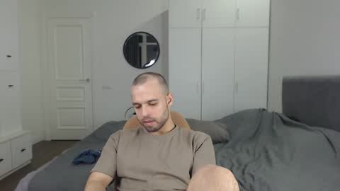 onebestlover online show from 02/18/25, 07:41