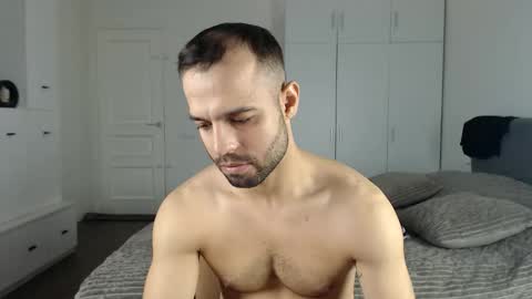 onebestlover online show from 10/17/25, 07:00