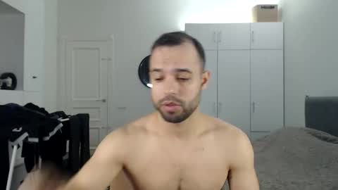 onebestlover online show from 11/24/25, 08:25