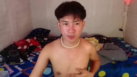 Snapshot of onebigloadxxx chatting on 12/19/25, 04:58 Wyn Will serve you and be your slave online show from 12/19/25, 04:58