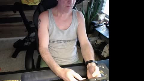 Snapshot of onekinkydilf chatting on 02/11/25, 06:22 Kinky DILF needs ORDERS online show from 02/11/25, 06:22