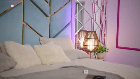 L A Y A online show from 06/25/26, 07:40