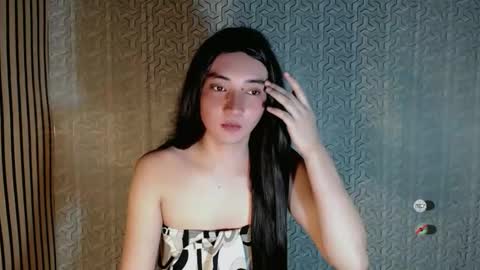 Snapshot of onelesslonelygirl69 chatting on 05/06/26, 09:58 KLIER online show from 05/06/26, 09:58
