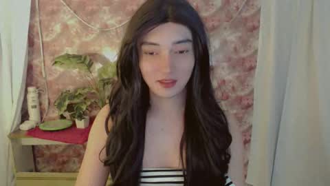Snapshot of onelesslonelygirl69 chatting on 05/29/26, 05:11 KLIER online show from 05/29/26, 05:11