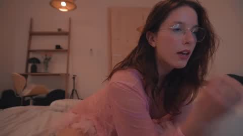 Snapshot of onelittlemermaid chatting on 02/14/25, 09:53 Ariel online show from 02/14/25, 09:53