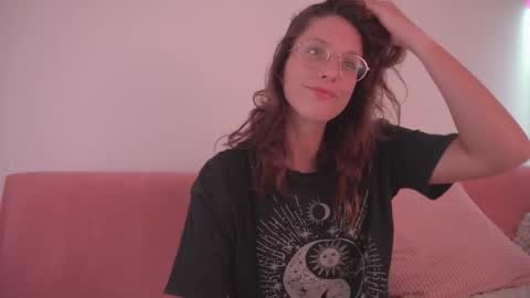 Snapshot of onelittlemermaid chatting on 09/10/25, 09:15 Ariel online show from 09/10/25, 09:15