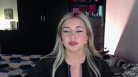 Snapshot of onemore_cum chatting on 02/26/26, 03:16 YIN MIGUEL online show from 02/26/26, 03:16