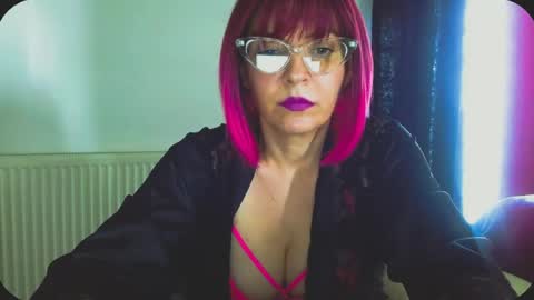 Snapshot of onemoreblonde chatting on 06/15/26, 11:01 Nicol online show from 06/15/26, 11:01