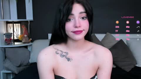 Snapshot of onemoreecall chatting on 01/31/25, 04:27 Lexi online show from 01/31/25, 04:27