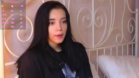 Snapshot of onemoreecall chatting on 02/12/25, 04:44 Lexi online show from 02/12/25, 04:44