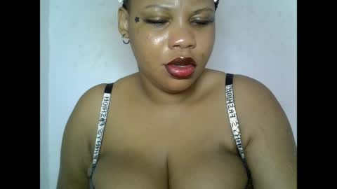 Snapshot of oneofdbestchubbygaloncb chatting on 06/08/26, 02:34 oneofdbestchubbygaloncb online show from 06/08/26, 02:34