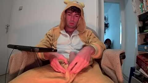 onesieboyx online show from 09/18/25, 10:17