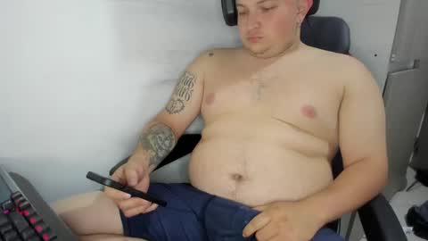 Snapshot of onewhiteboichub chatting on 05/07/26, 08:09 Andres INDEPENDENT MODEL online show from 05/07/26, 08:09