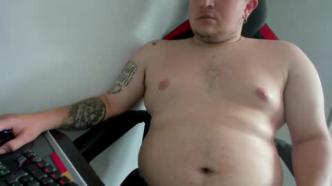 Snapshot of onewhiteboichub chatting on 05/25/26, 05:19 Andres INDEPENDENT MODEL online show from 05/25/26, 05:19