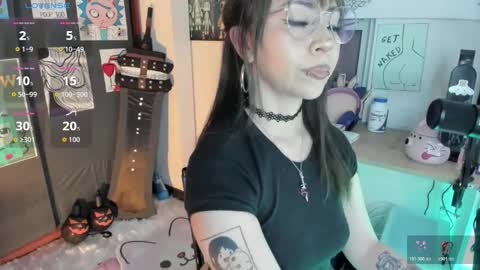 oni_dakotta online show from 10/26/25, 11:49