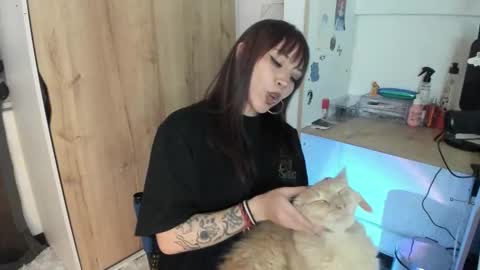 Snapshot of oni_dakotta chatting on 03/06/26, 02:02 oni_dakotta online show from 03/06/26, 02:02