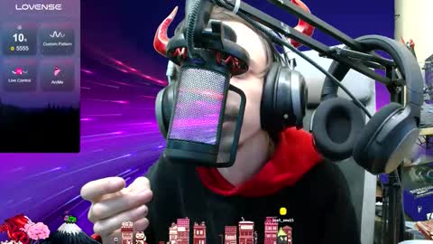 Snapshot of oni_hoshi chatting on 02/28/26, 03:02 Oni hoshi online show from 02/28/26, 03:02