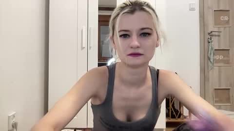 Snapshot of onika_cox chatting on 02/22/26, 02:04 Onika online show from 02/22/26, 02:04