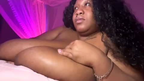 Snapshot of onlineerica chatting on 11/13/25, 06:34 onlineerica online show from 11/13/25, 06:34