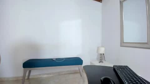 Snapshot of only_dani01 chatting on 10/22/25, 02:39 Daniel Andrey online show from 10/22/25, 02:39