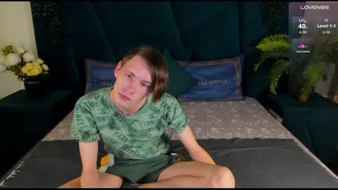 Snapshot of only_eric chatting on 02/19/25, 06:54 Erick online show from 02/19/25, 06:54