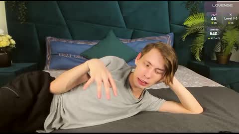 Snapshot of only_eric chatting on 02/20/25, 07:19 Erick online show from 02/20/25, 07:19