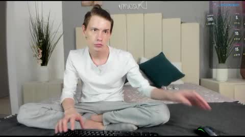 Snapshot of only_eric chatting on 03/03/25, 04:25 Erick online show from 03/03/25, 04:25