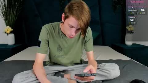 Snapshot of only_eric chatting on 09/12/25, 07:52 Erick online show from 09/12/25, 07:52