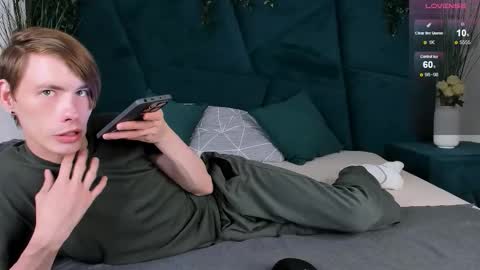 Snapshot of only_eric chatting on 09/16/25, 06:03 Erick online show from 09/16/25, 06:03