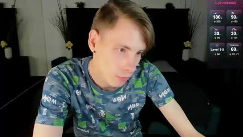 Snapshot of only_eric chatting on 11/13/25, 08:13 Erick online show from 11/13/25, 08:13