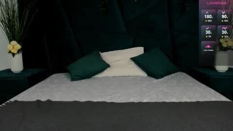 Snapshot of only_eric chatting on 11/17/25, 06:41 Erick online show from 11/17/25, 06:41