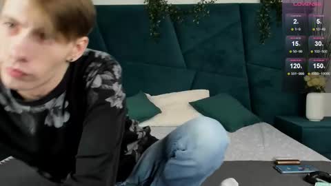 Snapshot of only_eric chatting on 11/21/25, 07:40 Erick online show from 11/21/25, 07:40