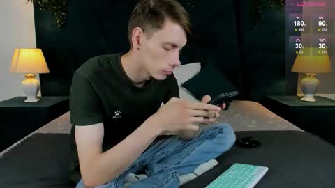 Snapshot of only_eric chatting on 11/22/25, 05:06 Erick online show from 11/22/25, 05:06