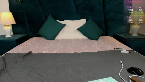 Snapshot of only_eric chatting on 11/22/25, 05:12 Erick online show from 11/22/25, 05:12