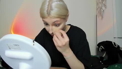 Snapshot of only_iva21 chatting on 10/27/25, 12:53 Iva online show from 10/27/25, 12:53